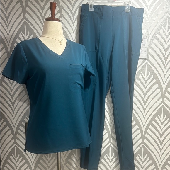 NWT Cherokee Medical Uniform Teal Blue Skinny Pants Set - Picture 1 of 13